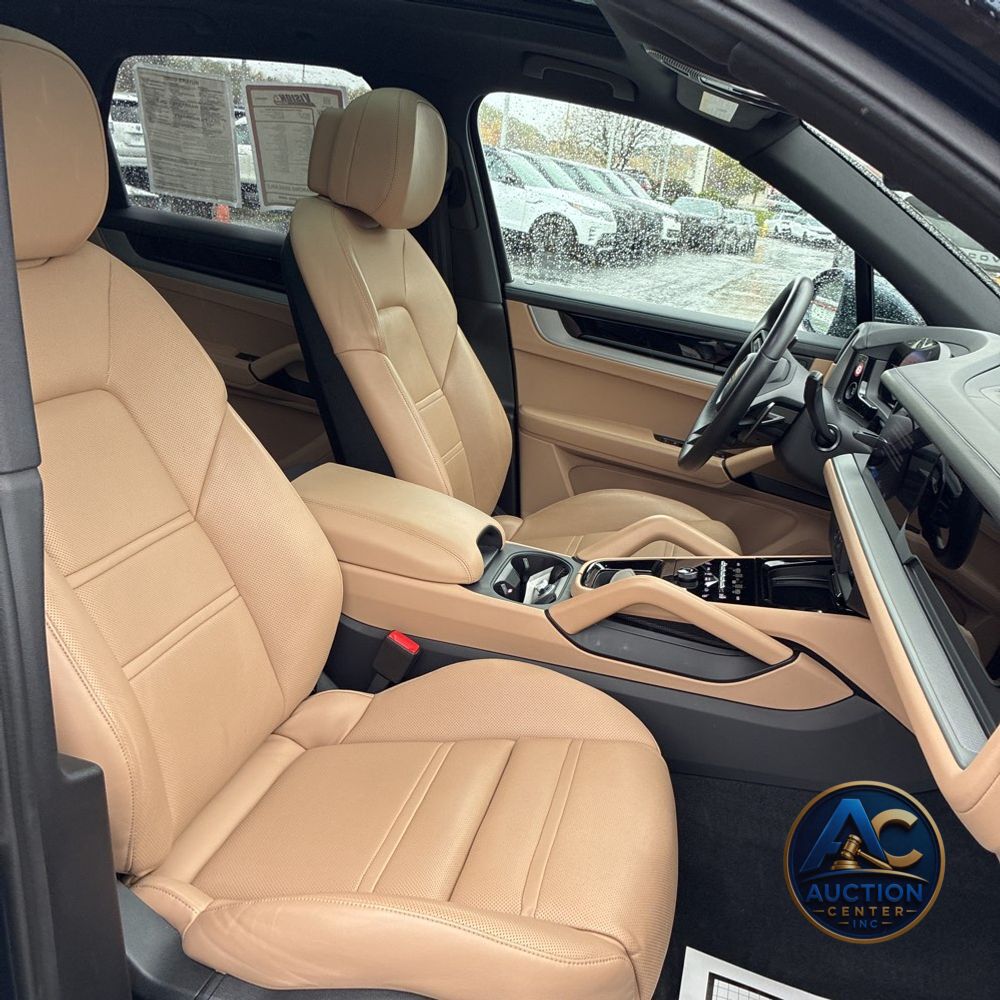 2024 Porsche Cayenne Base