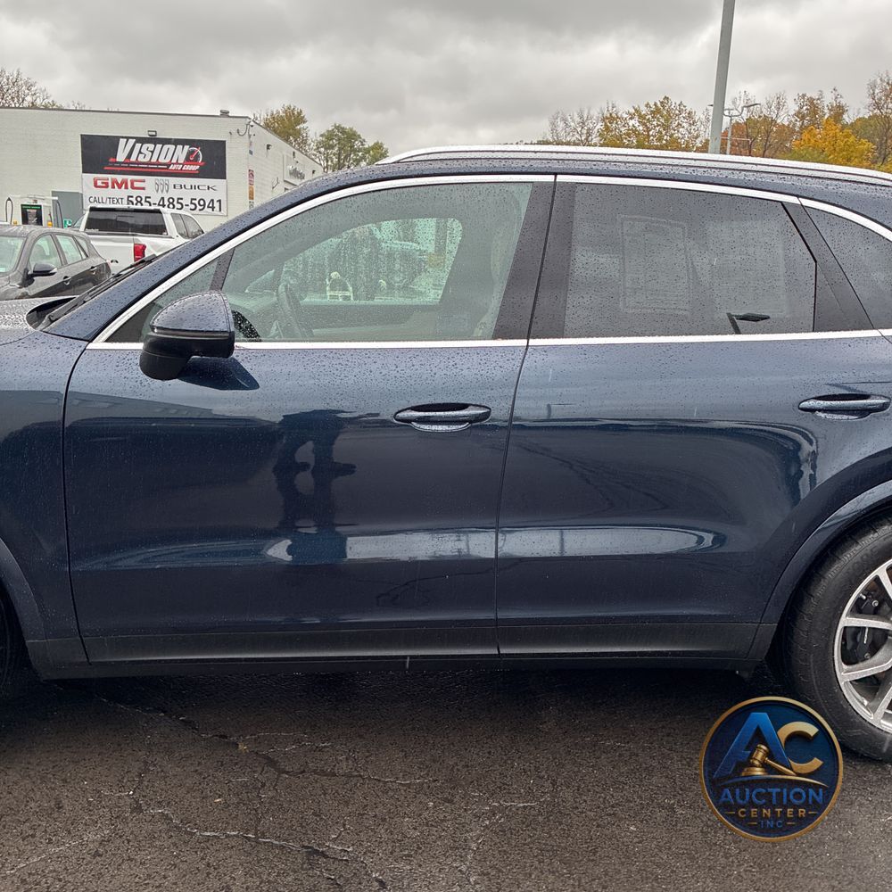 2024 Porsche Cayenne Base