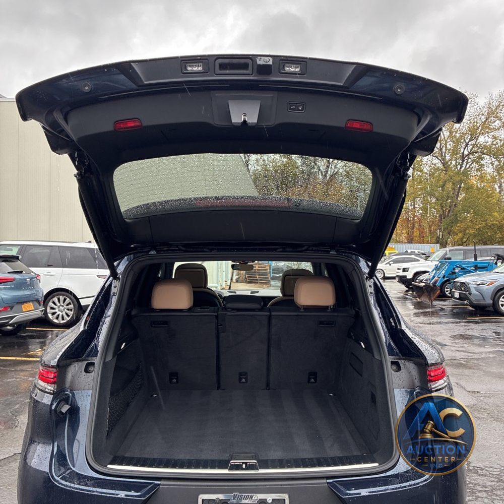 2024 Porsche Cayenne Base