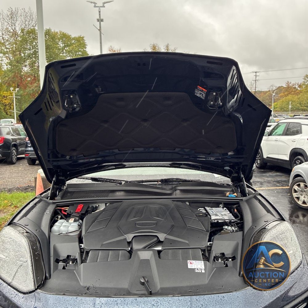 2024 Porsche Cayenne Base
