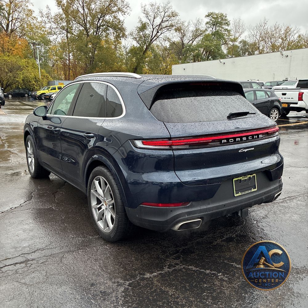 2024 Porsche Cayenne Base