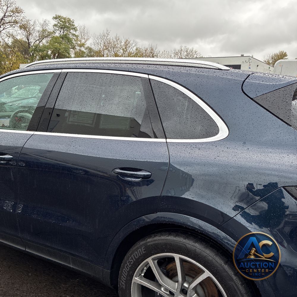 2024 Porsche Cayenne Base