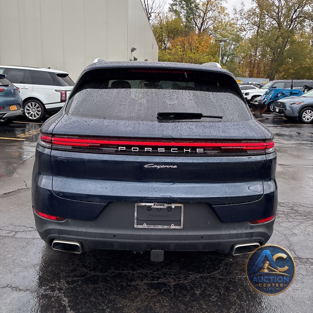 2024 Porsche Cayenne Base