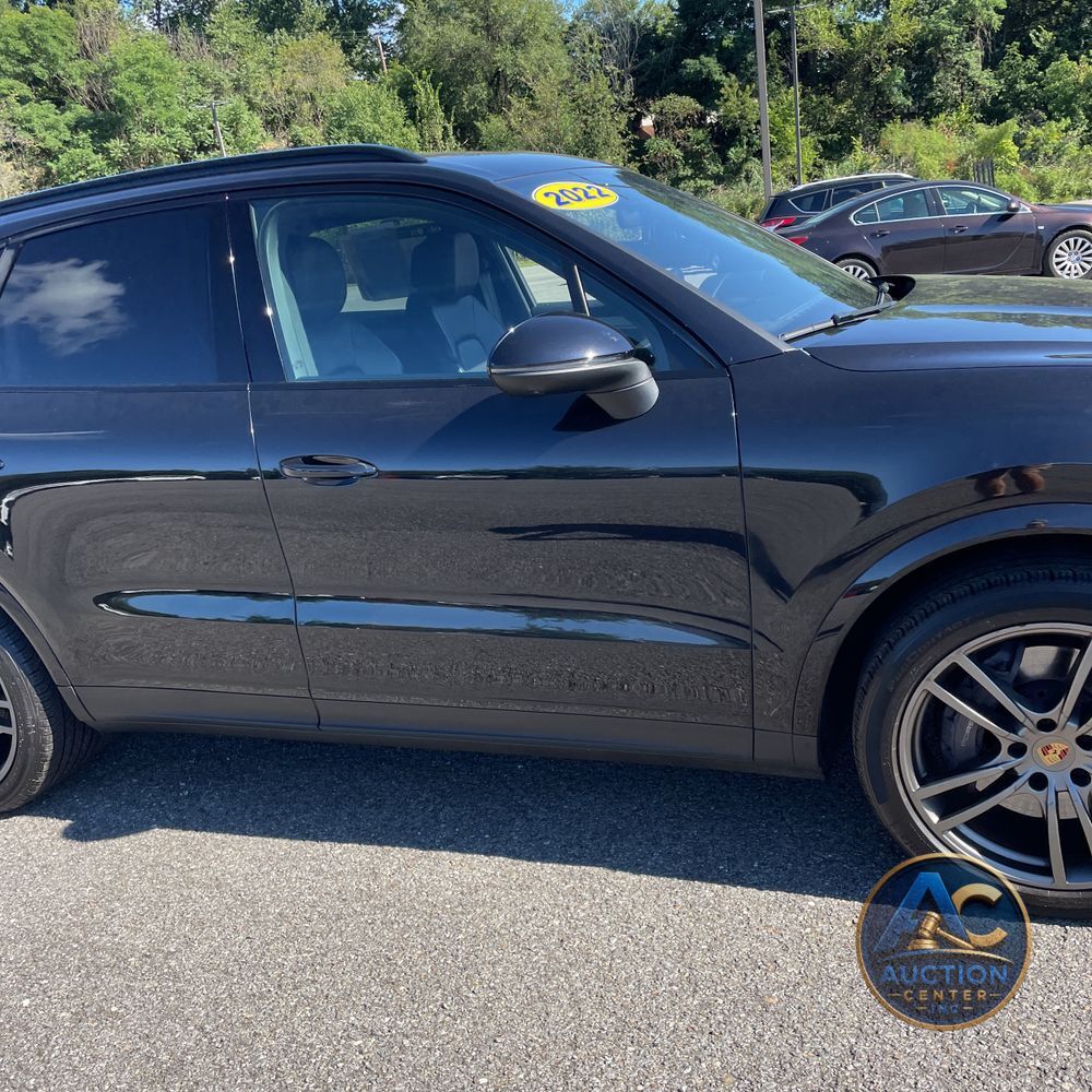 2022 Porsche Cayenne Platinum Edition