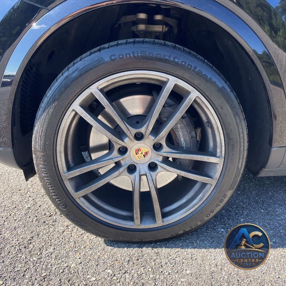 2022 Porsche Cayenne Platinum Edition