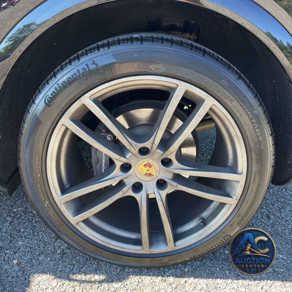 2022 Porsche Cayenne Platinum Edition