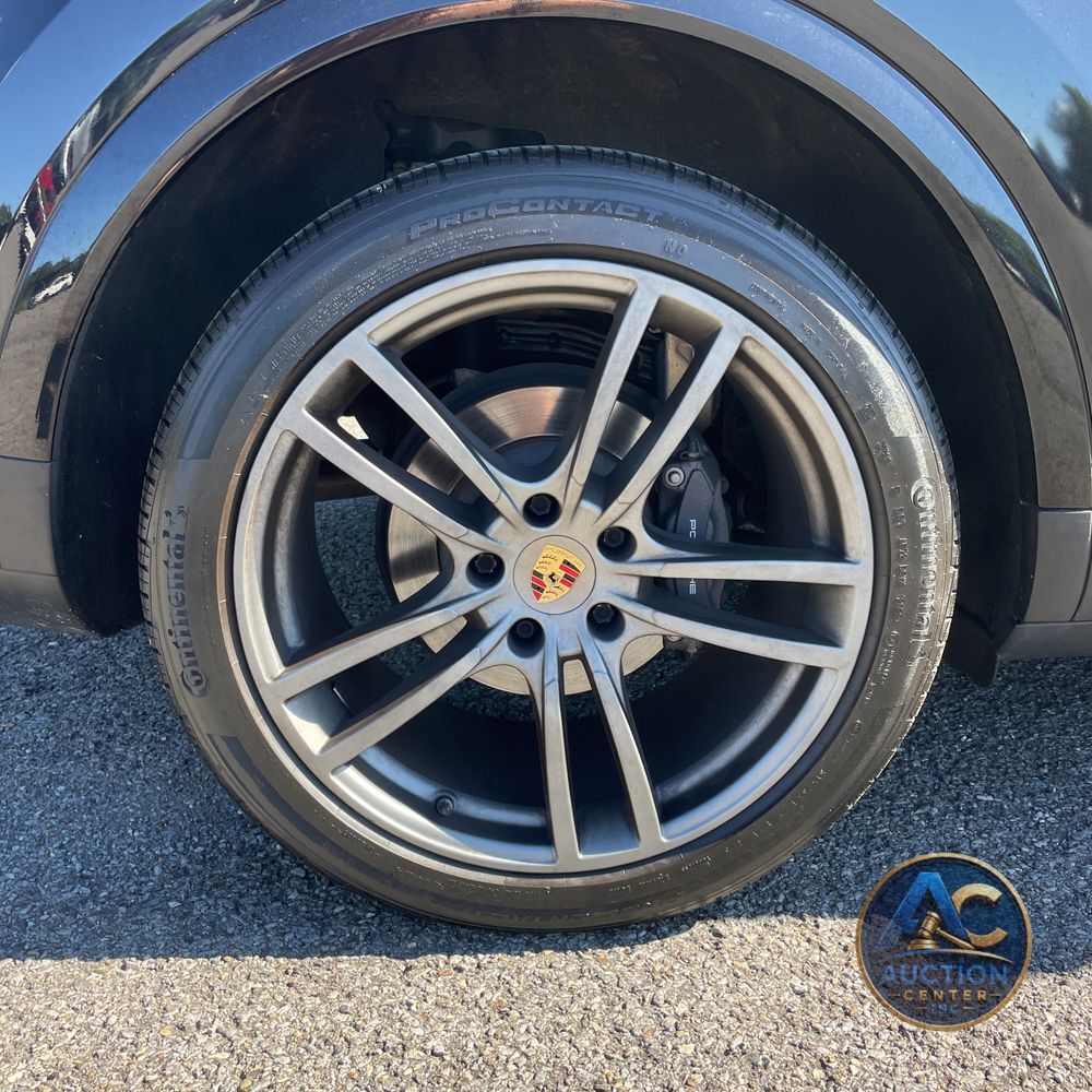 2022 Porsche Cayenne Platinum Edition