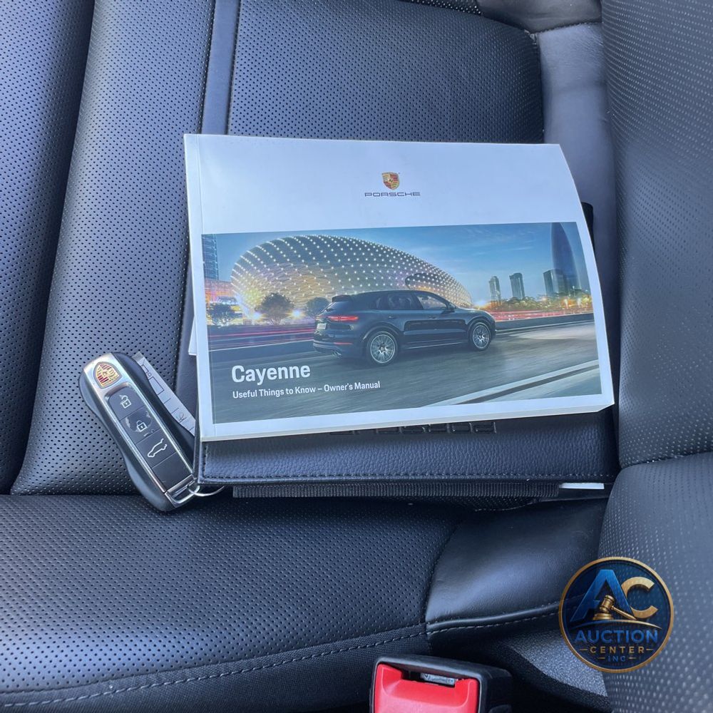 2022 Porsche Cayenne Platinum Edition