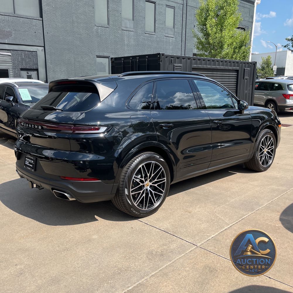 2024 Porsche Cayenne Base