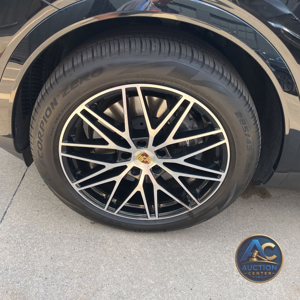 2024 Porsche Cayenne Base