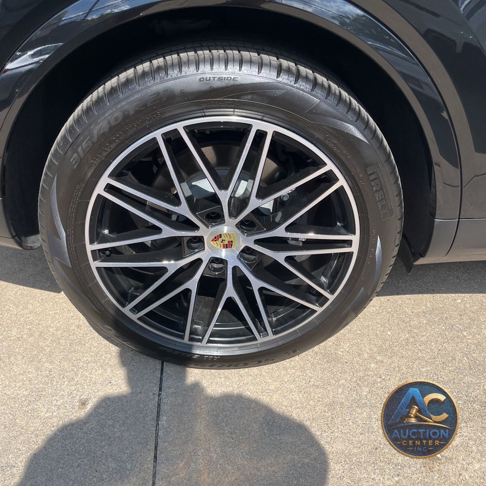 2024 Porsche Cayenne Base