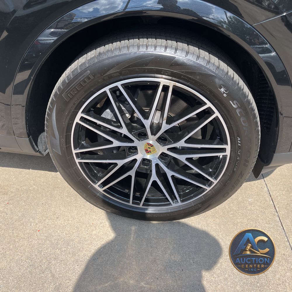 2024 Porsche Cayenne Base