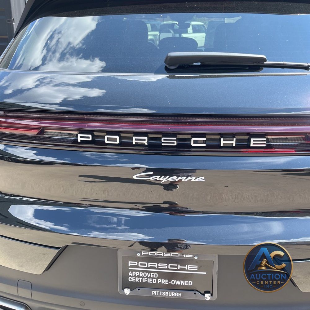 2024 Porsche Cayenne Base