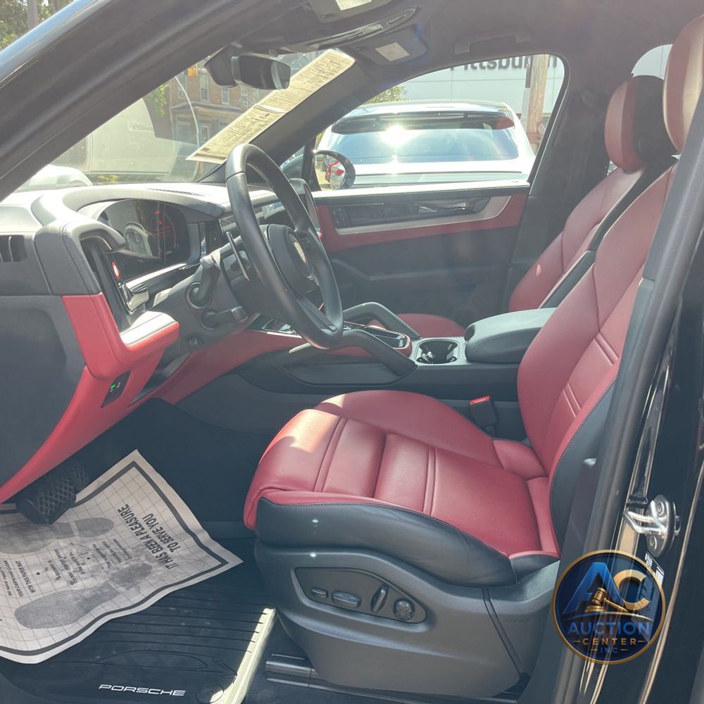 2024 Porsche Cayenne Base