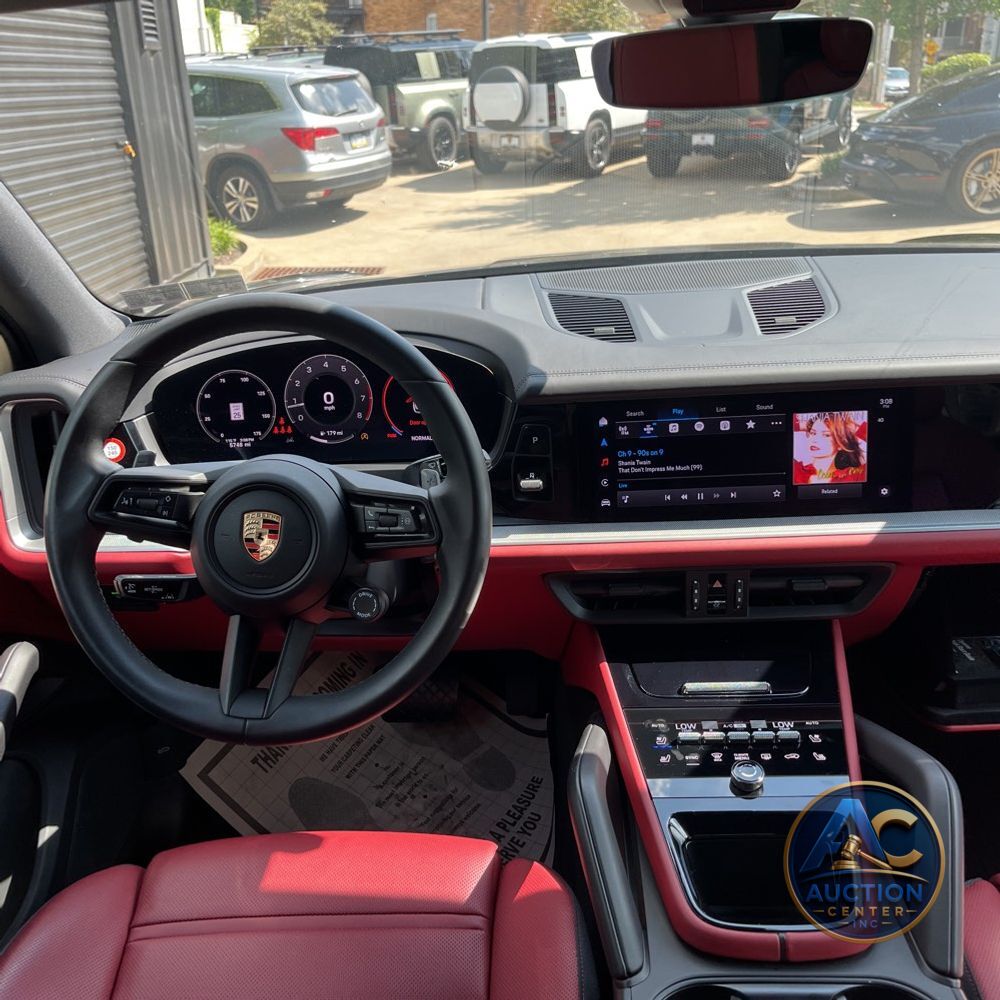 2024 Porsche Cayenne Base