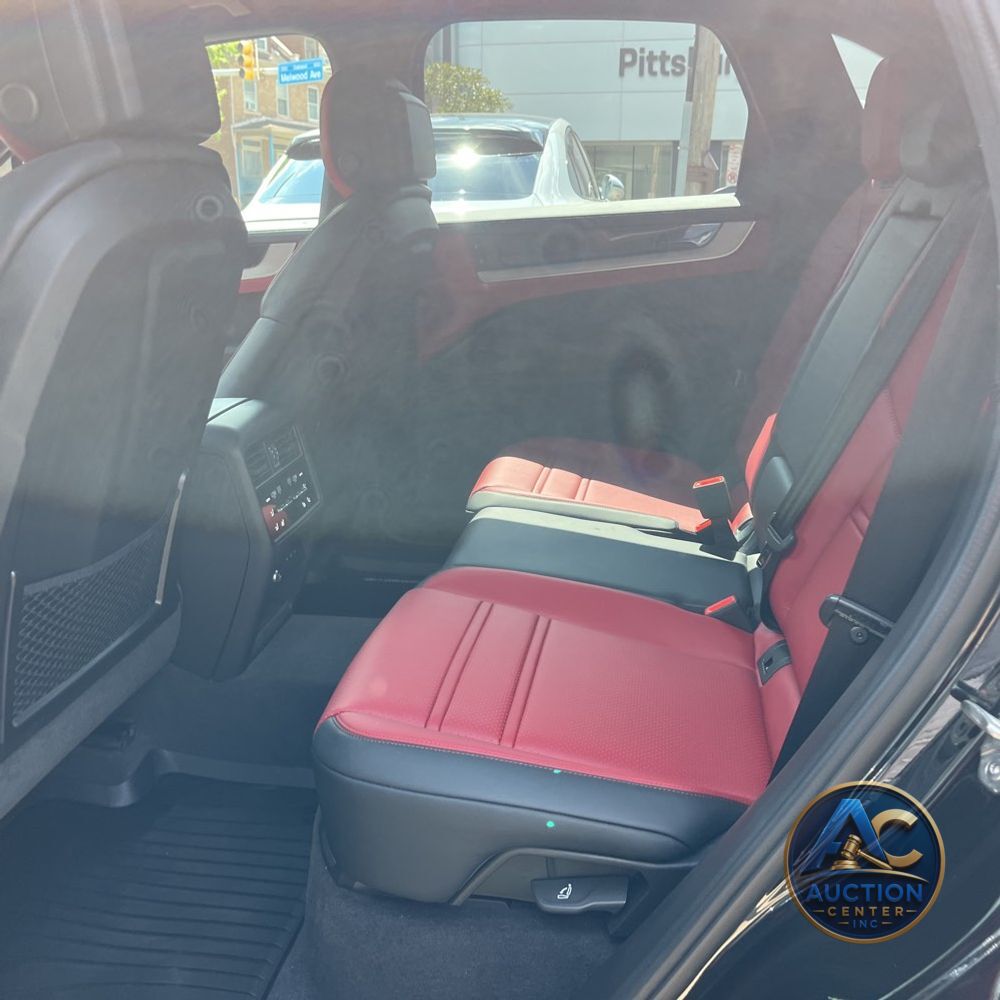 2024 Porsche Cayenne Base