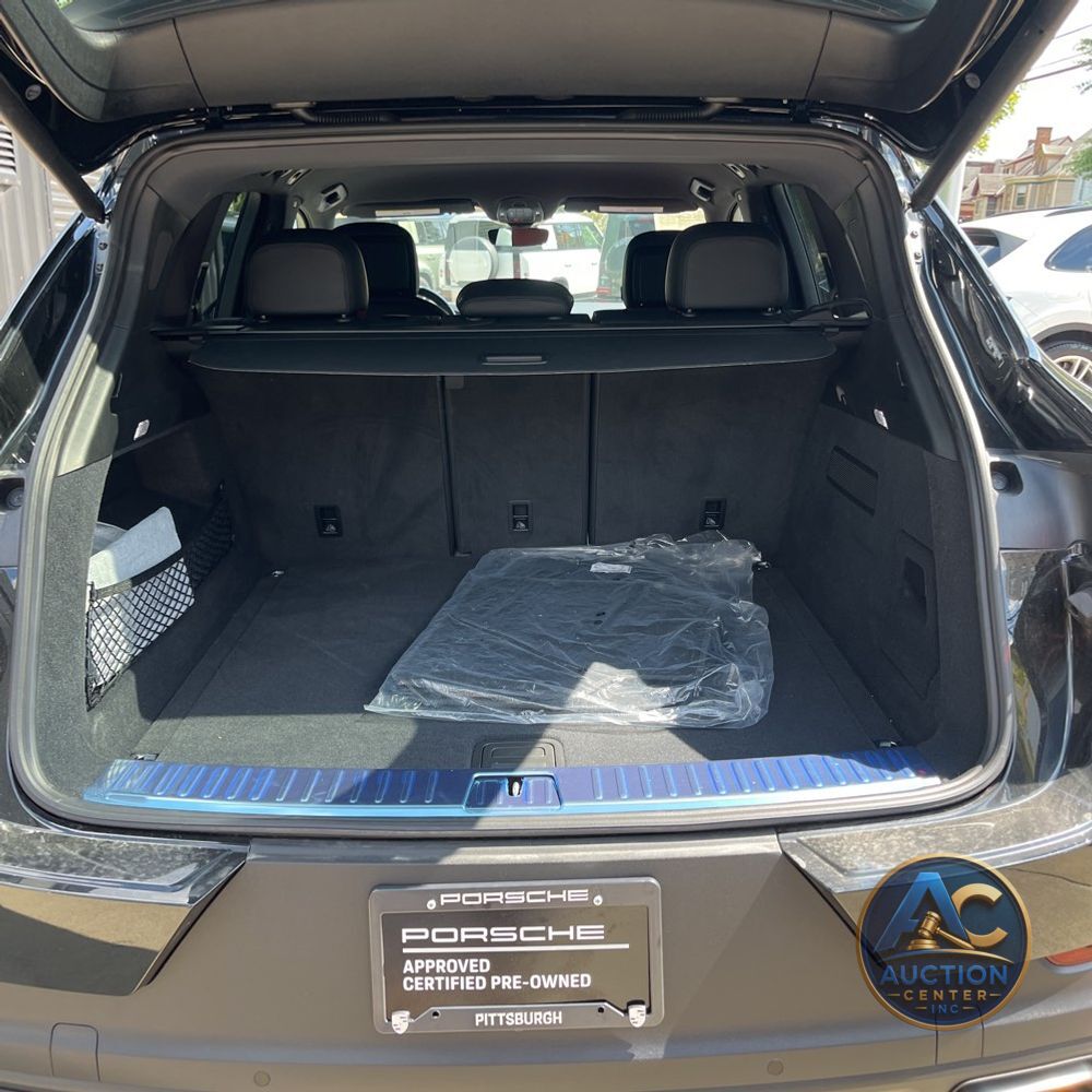 2024 Porsche Cayenne Base