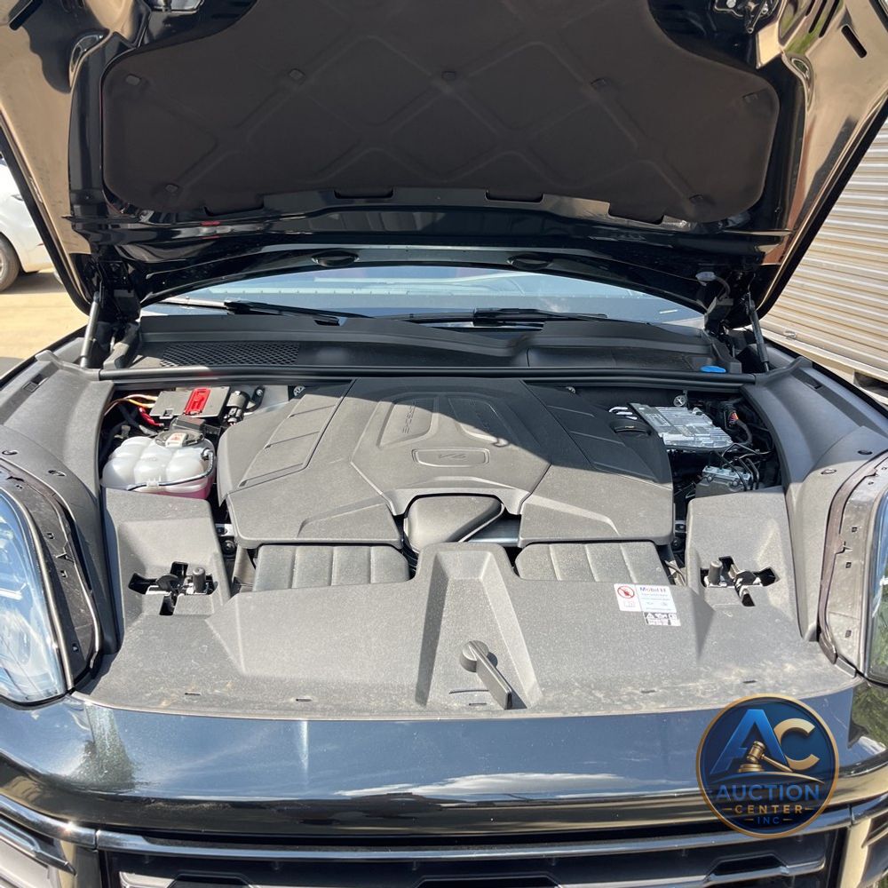 2024 Porsche Cayenne Base