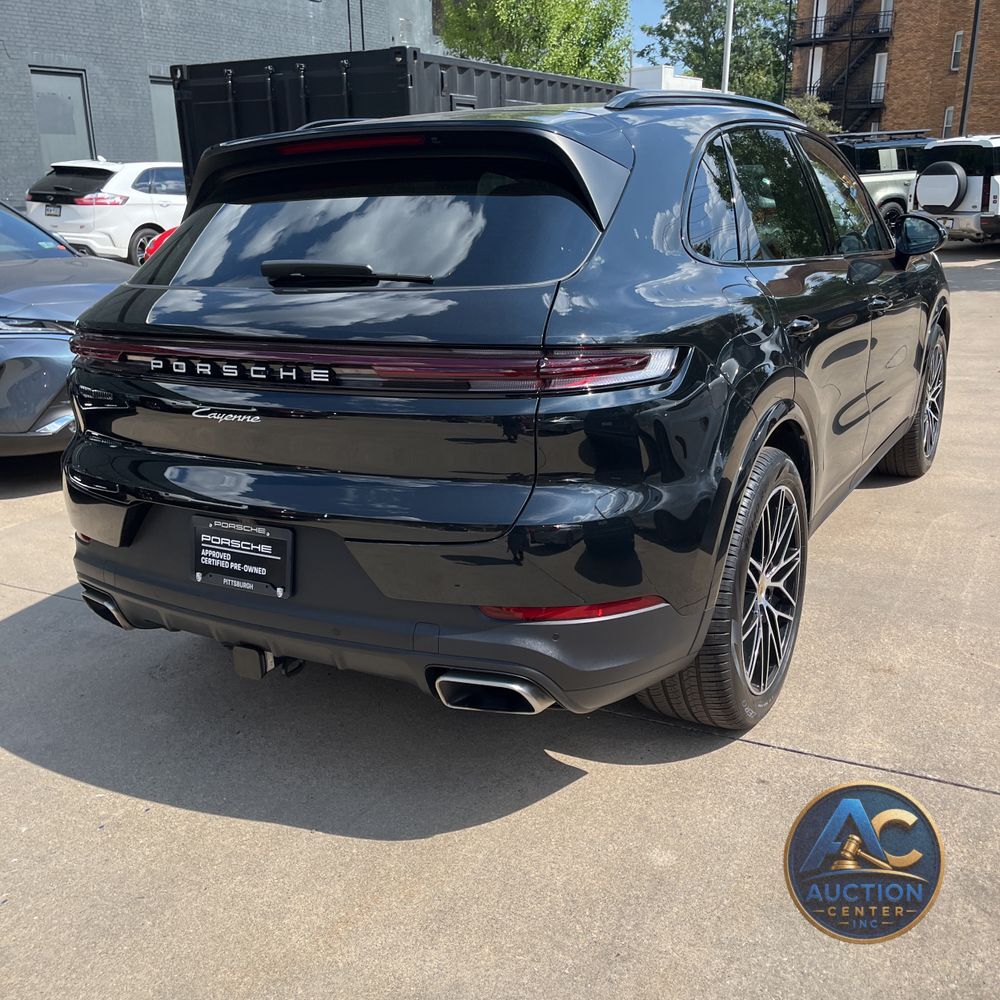 2024 Porsche Cayenne Base