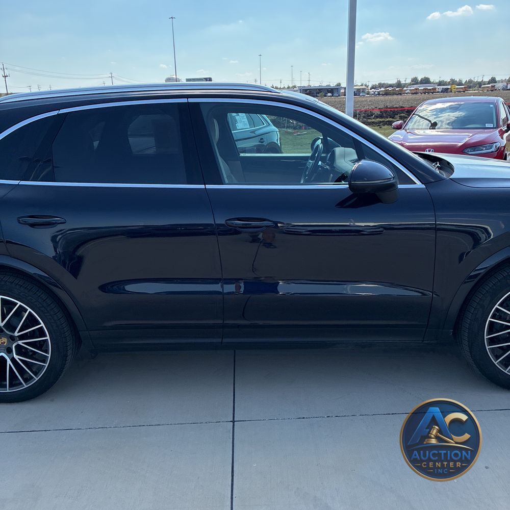 2022 Porsche Cayenne Base