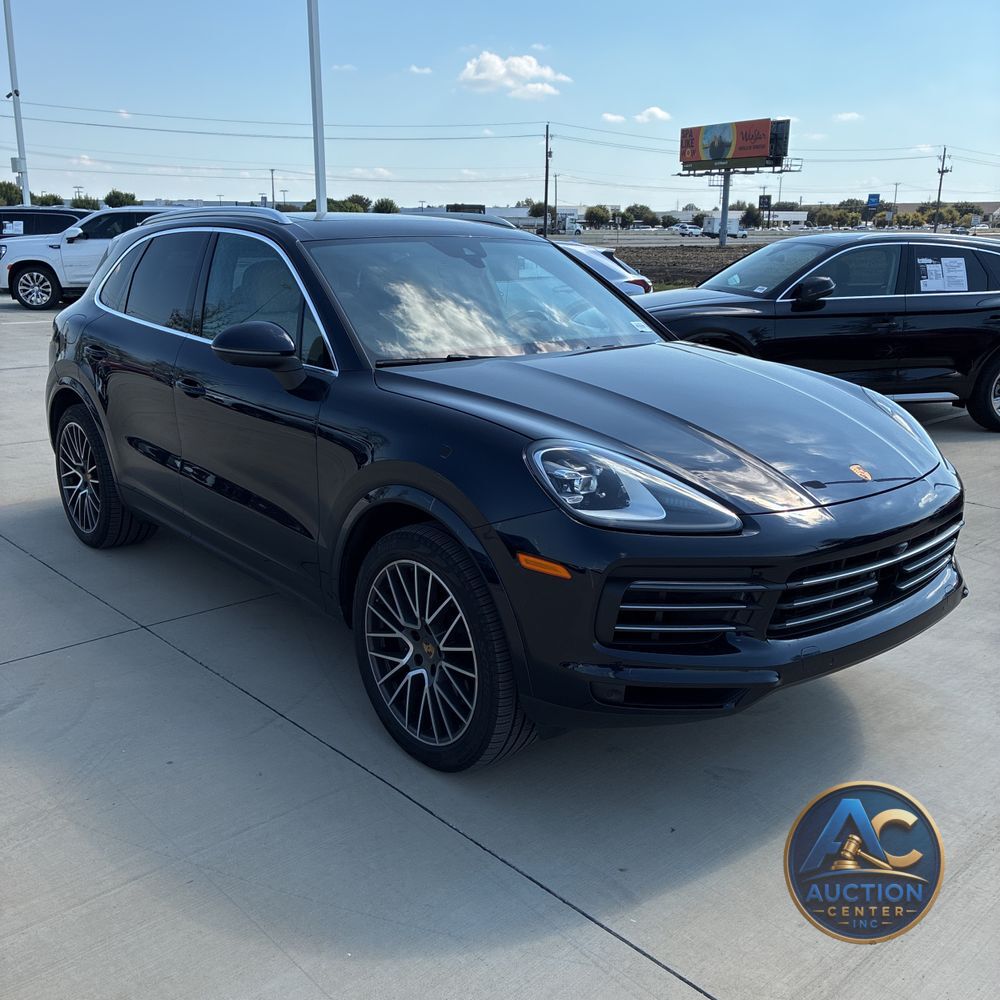 2022 Porsche Cayenne Base