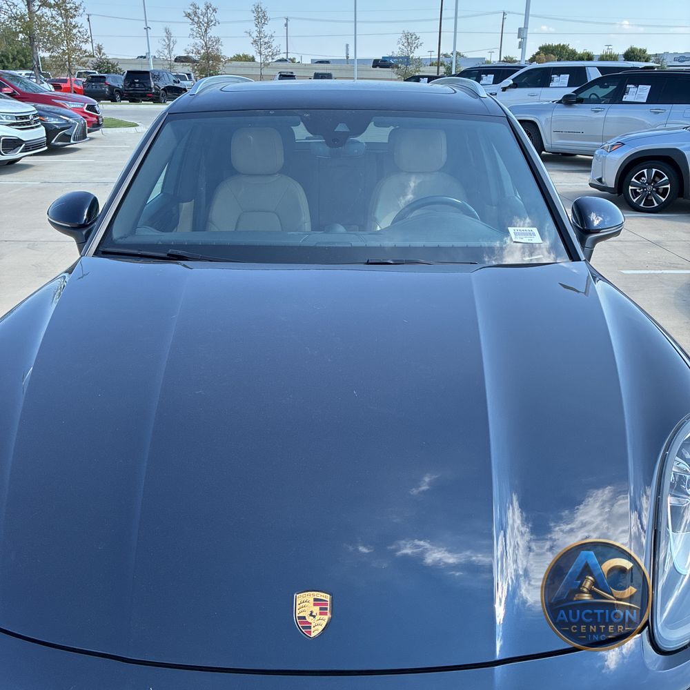 2022 Porsche Cayenne Base
