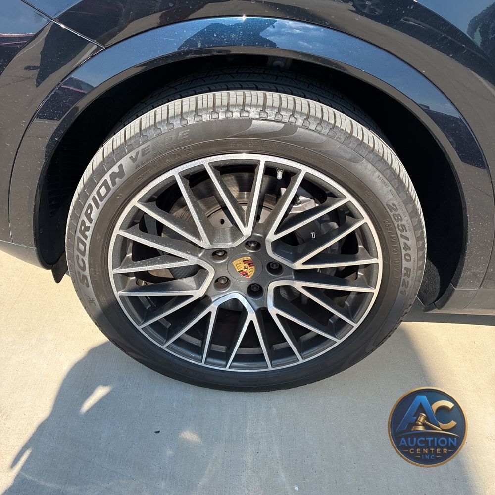 2022 Porsche Cayenne Base