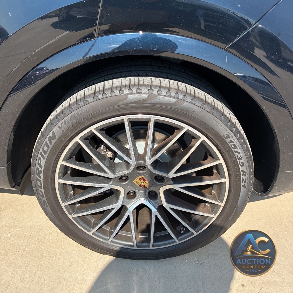 2022 Porsche Cayenne Base