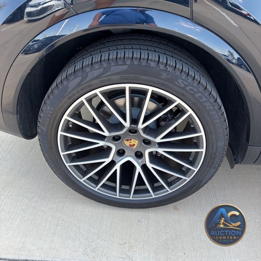 2022 Porsche Cayenne Base