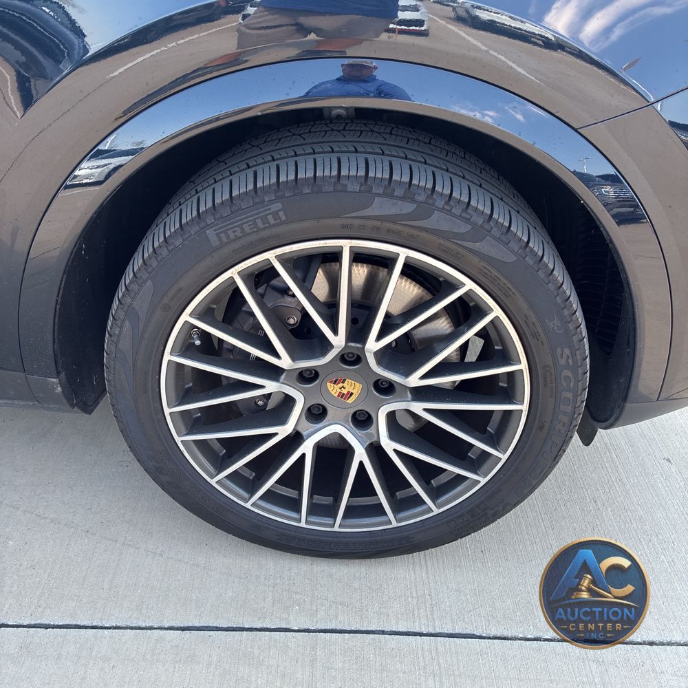 2022 Porsche Cayenne Base