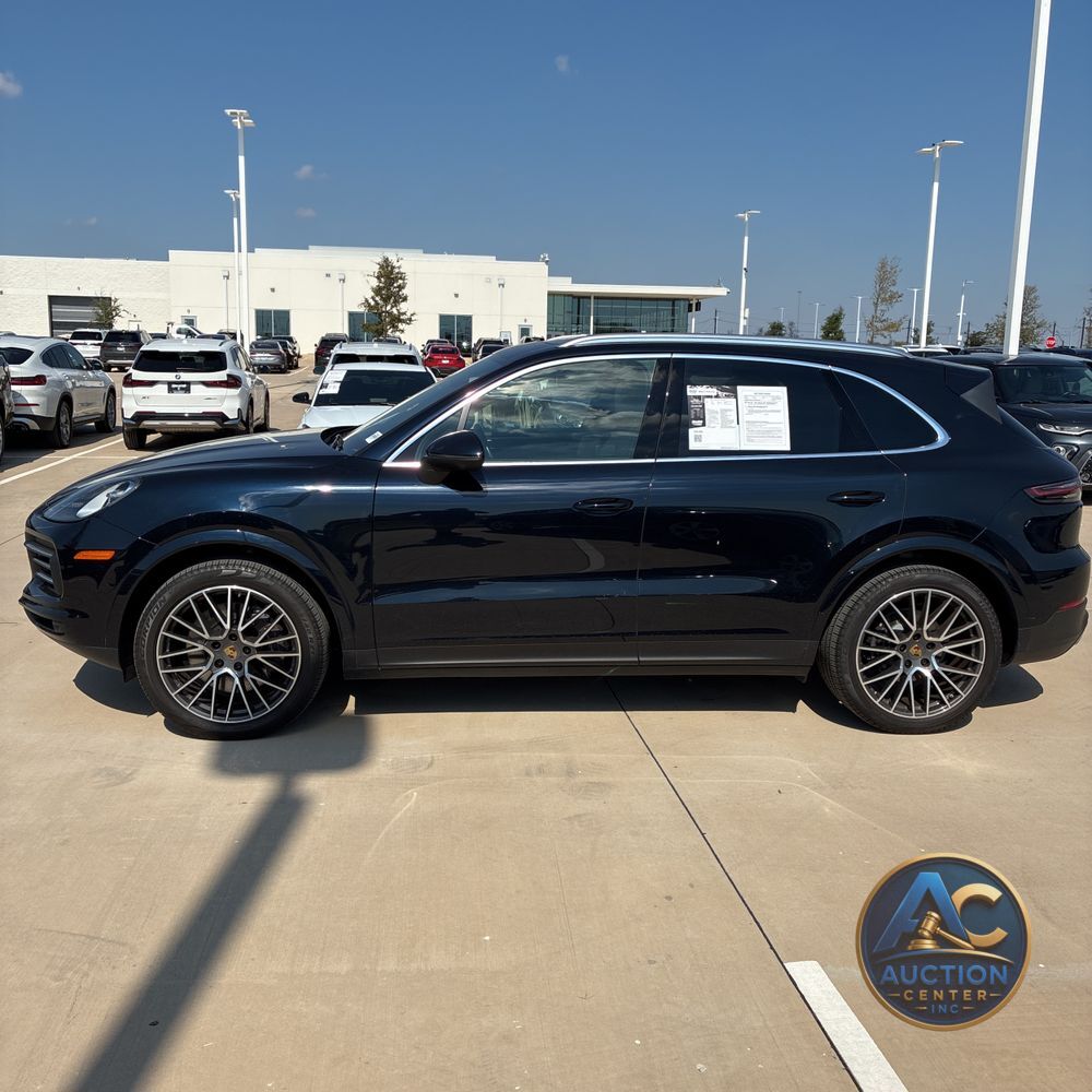2022 Porsche Cayenne Base