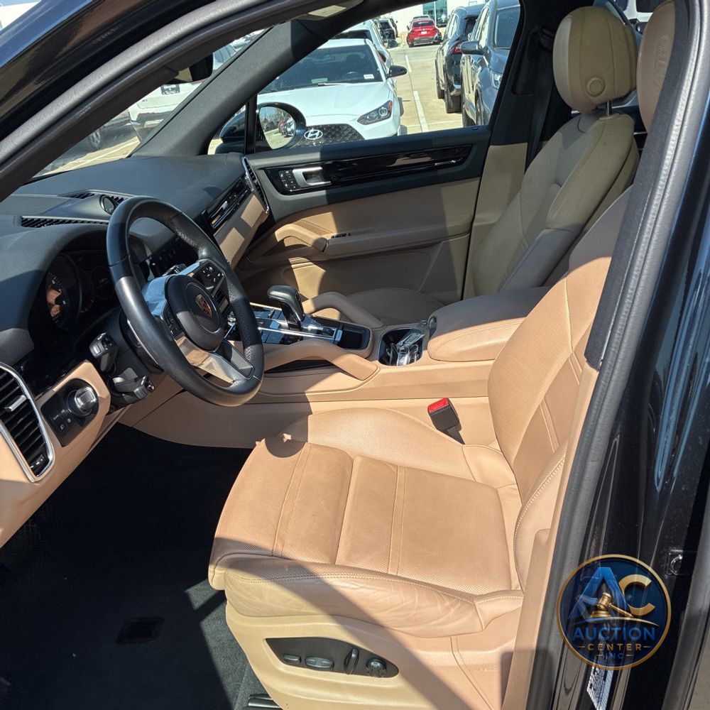 2022 Porsche Cayenne Base