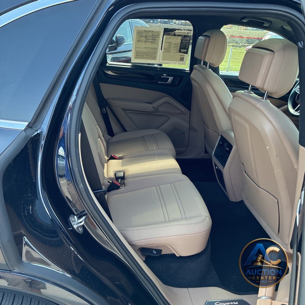 2022 Porsche Cayenne Base