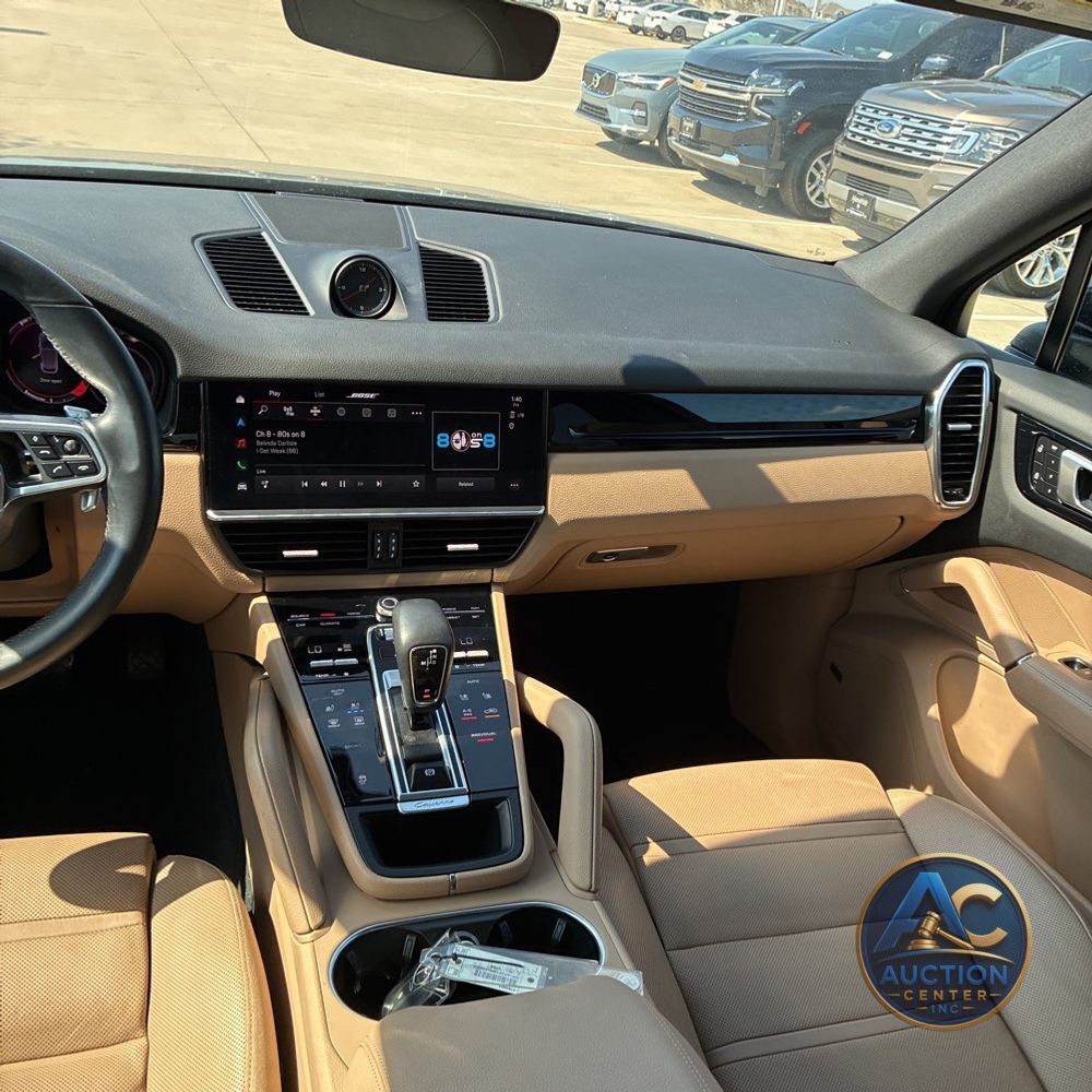 2022 Porsche Cayenne Base