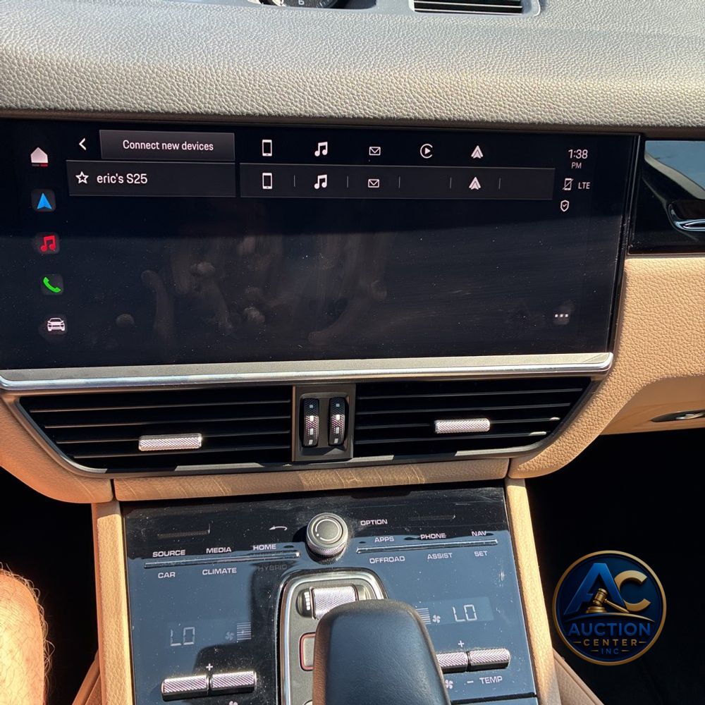 2022 Porsche Cayenne Base