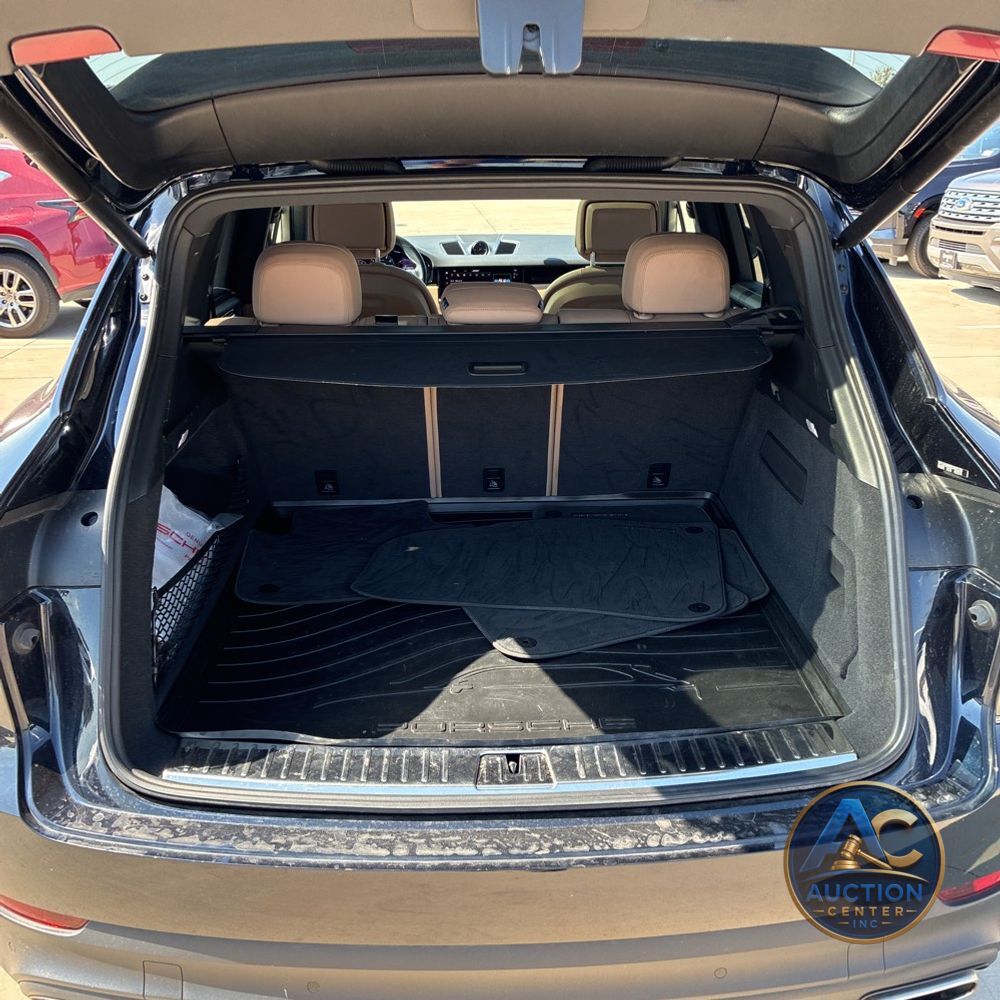 2022 Porsche Cayenne Base