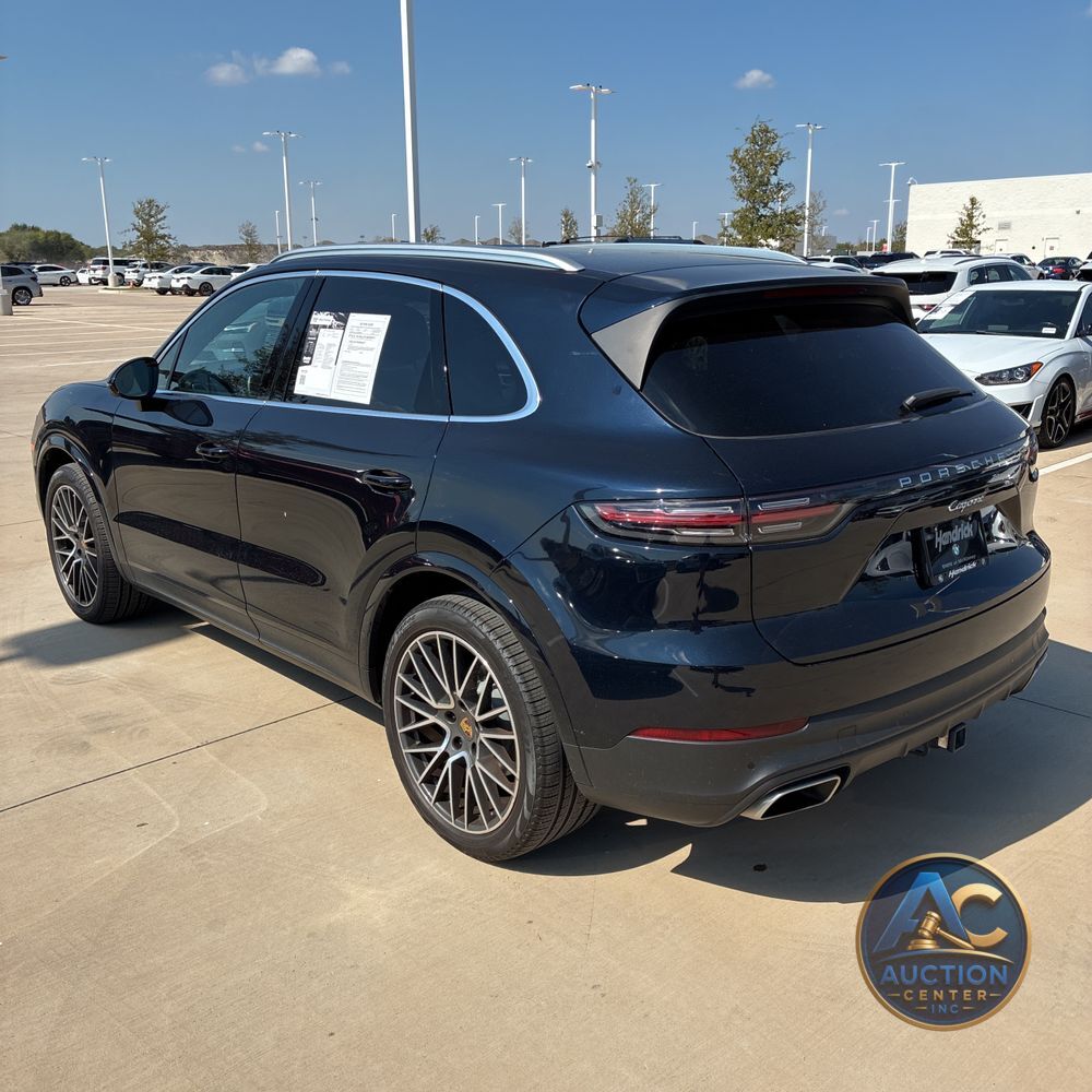 2022 Porsche Cayenne Base