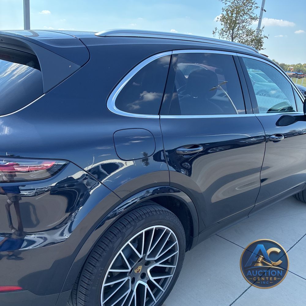 2022 Porsche Cayenne Base
