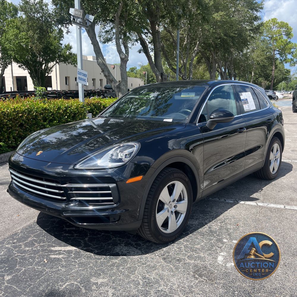 2022 Porsche Cayenne Base