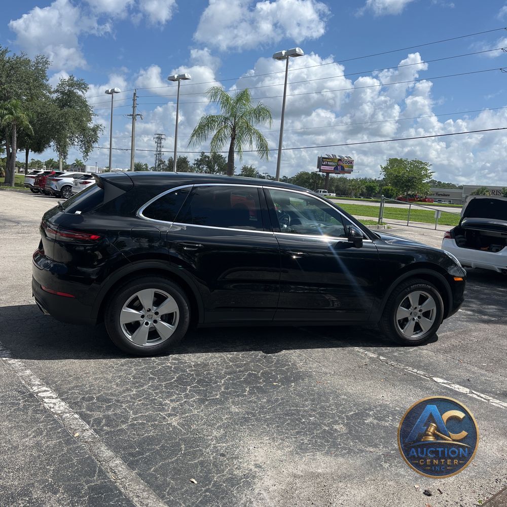 2022 Porsche Cayenne Base