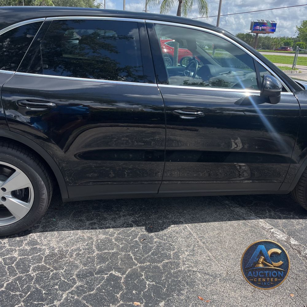 2022 Porsche Cayenne Base