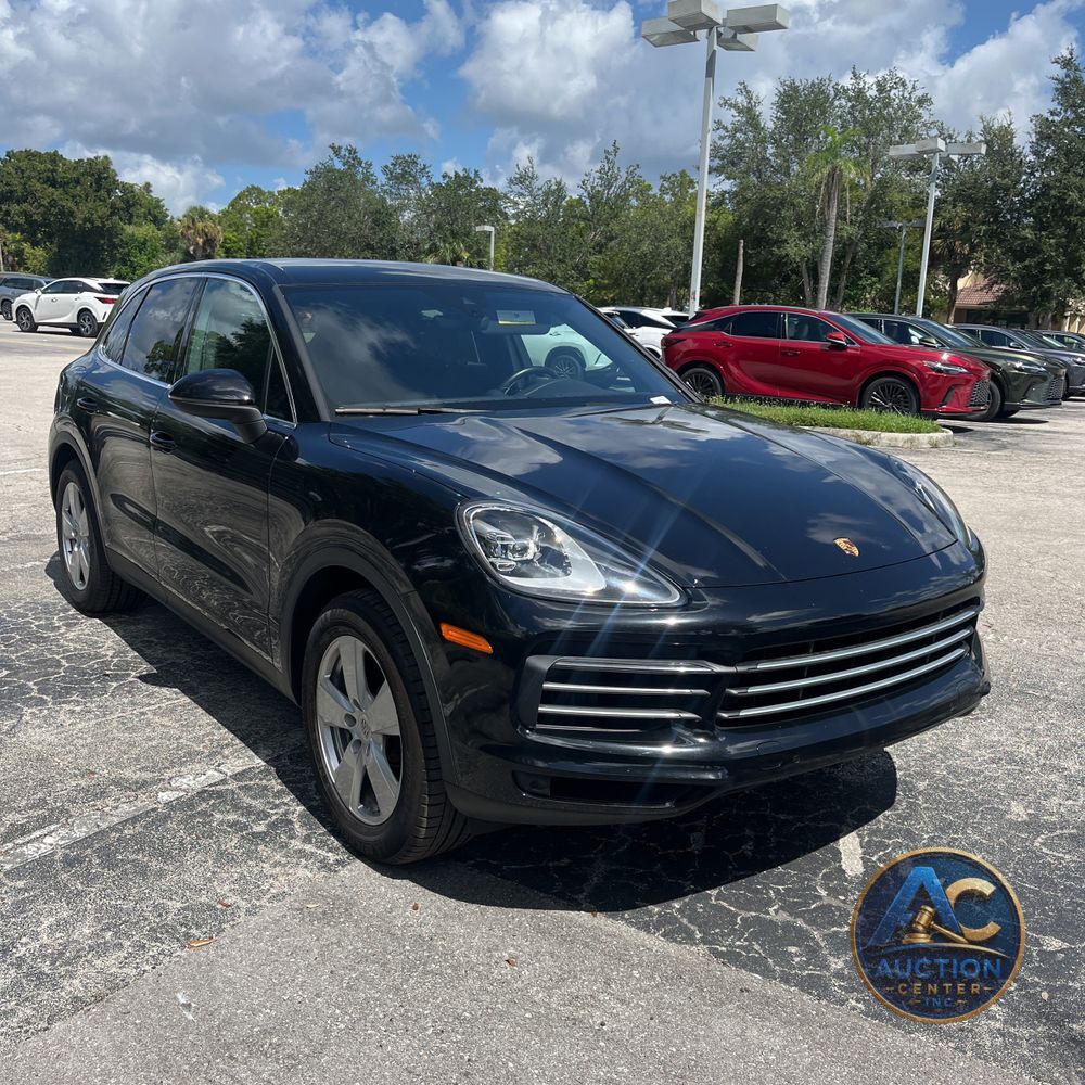2022 Porsche Cayenne Base