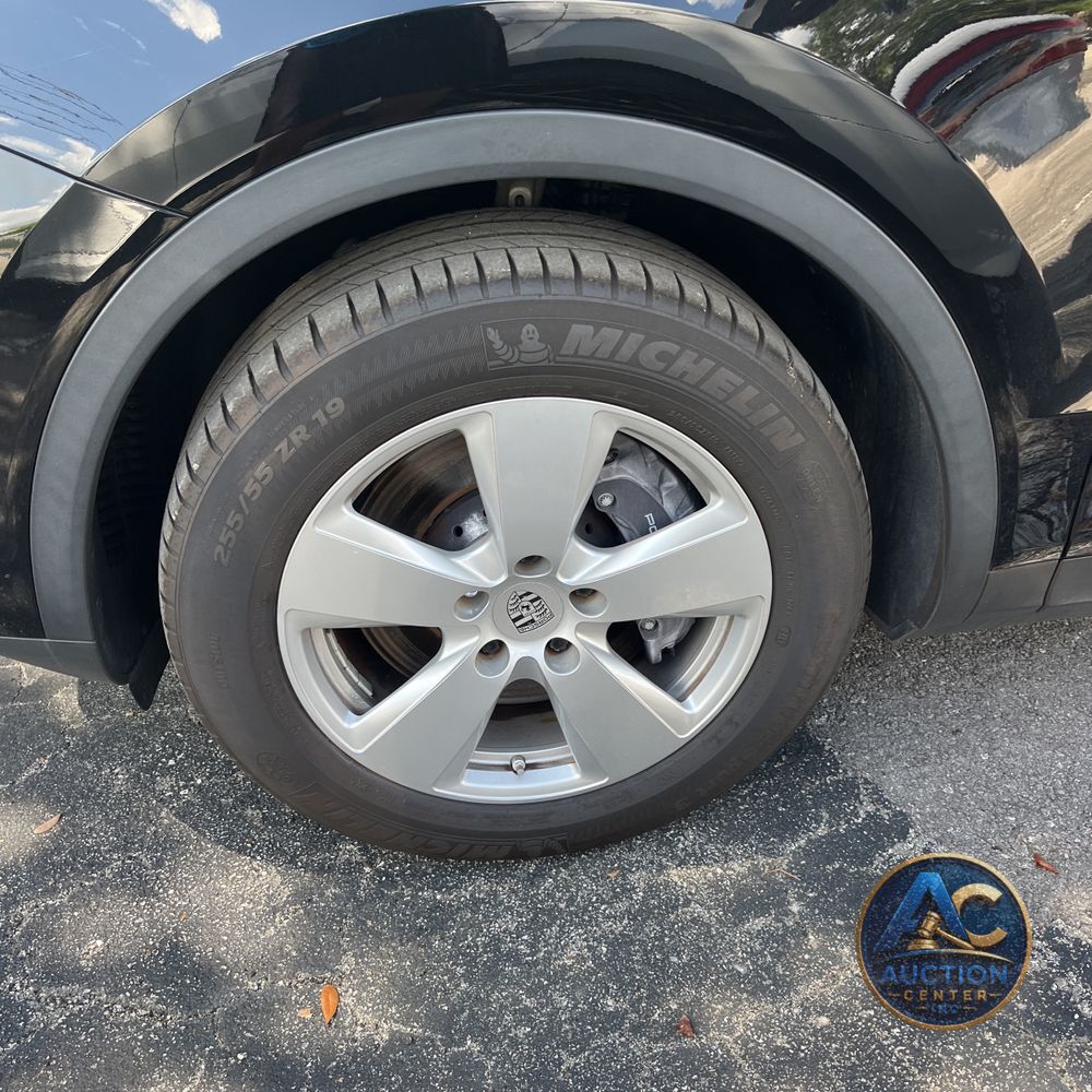 2022 Porsche Cayenne Base
