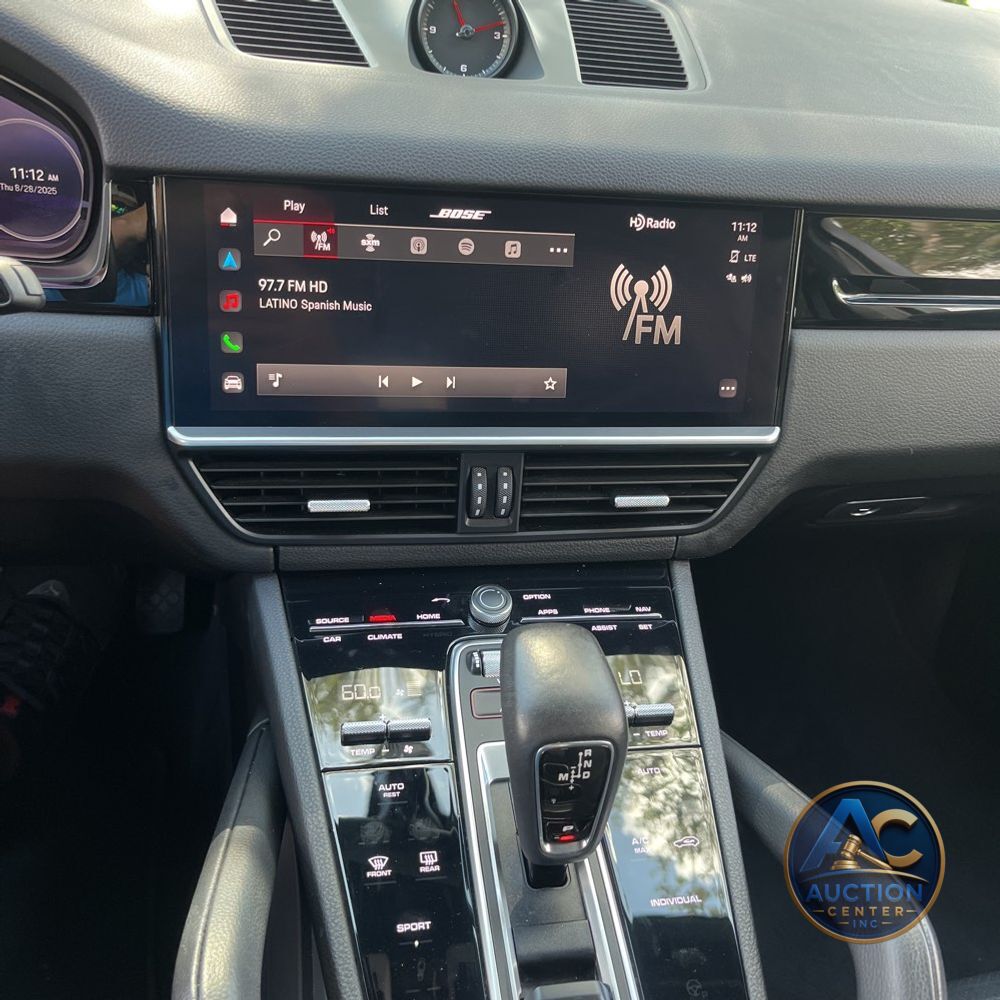 2022 Porsche Cayenne Base