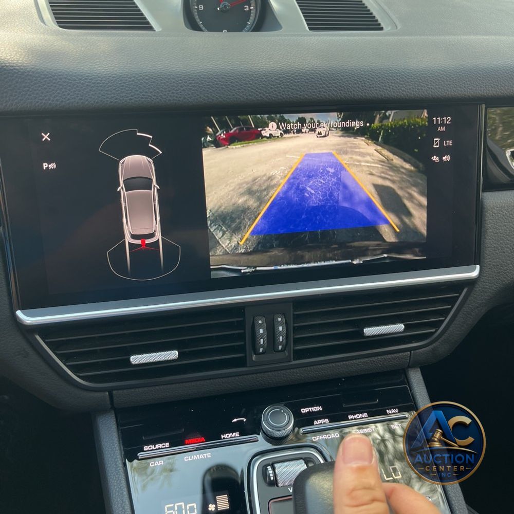 2022 Porsche Cayenne Base