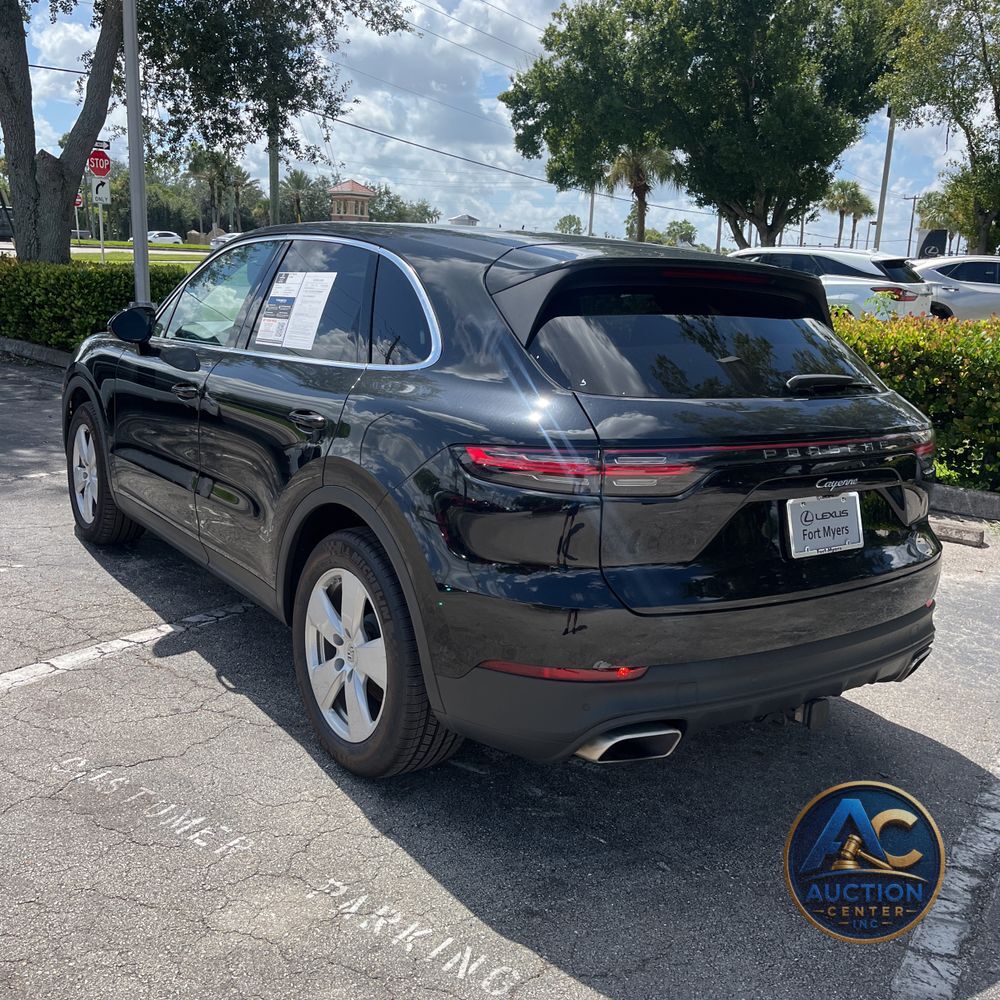2022 Porsche Cayenne Base