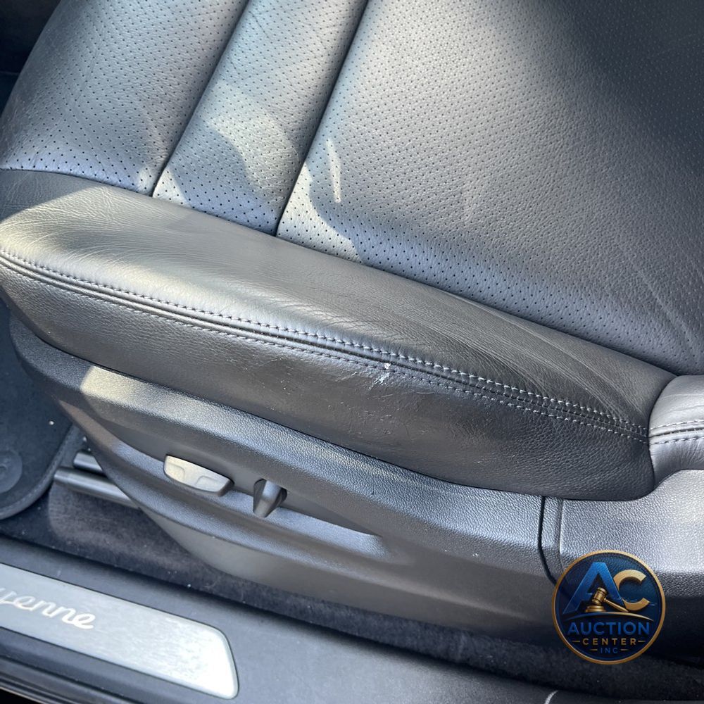 2022 Porsche Cayenne Base
