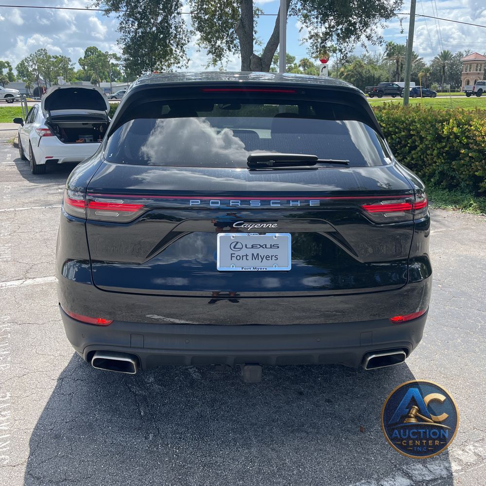 2022 Porsche Cayenne Base