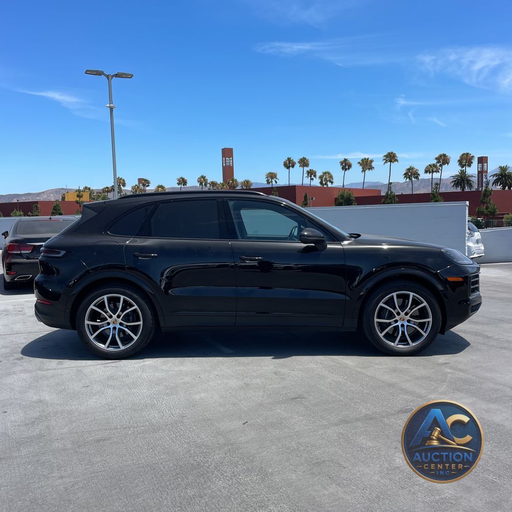 2024 Porsche Cayenne Base