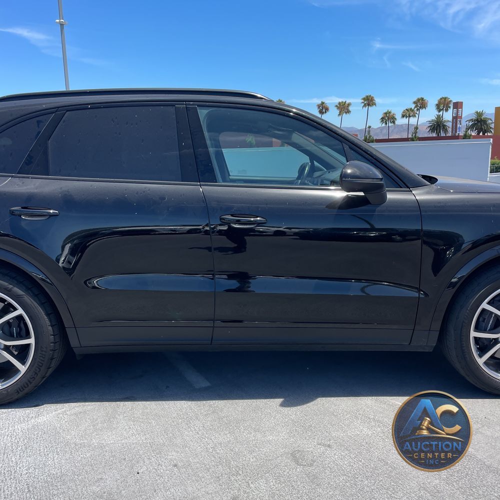 2024 Porsche Cayenne Base